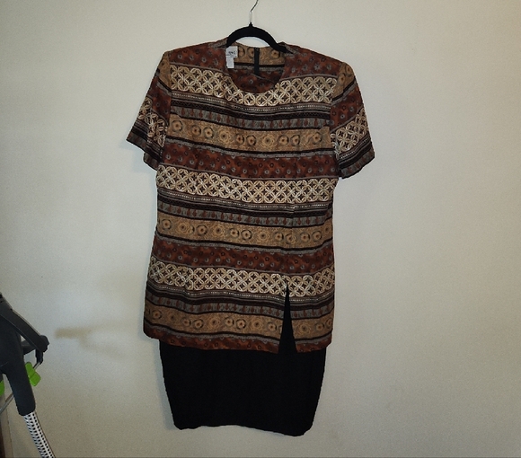 Elegant Brown Patterned Short Sleeve Dress - Picture 2 of 4
